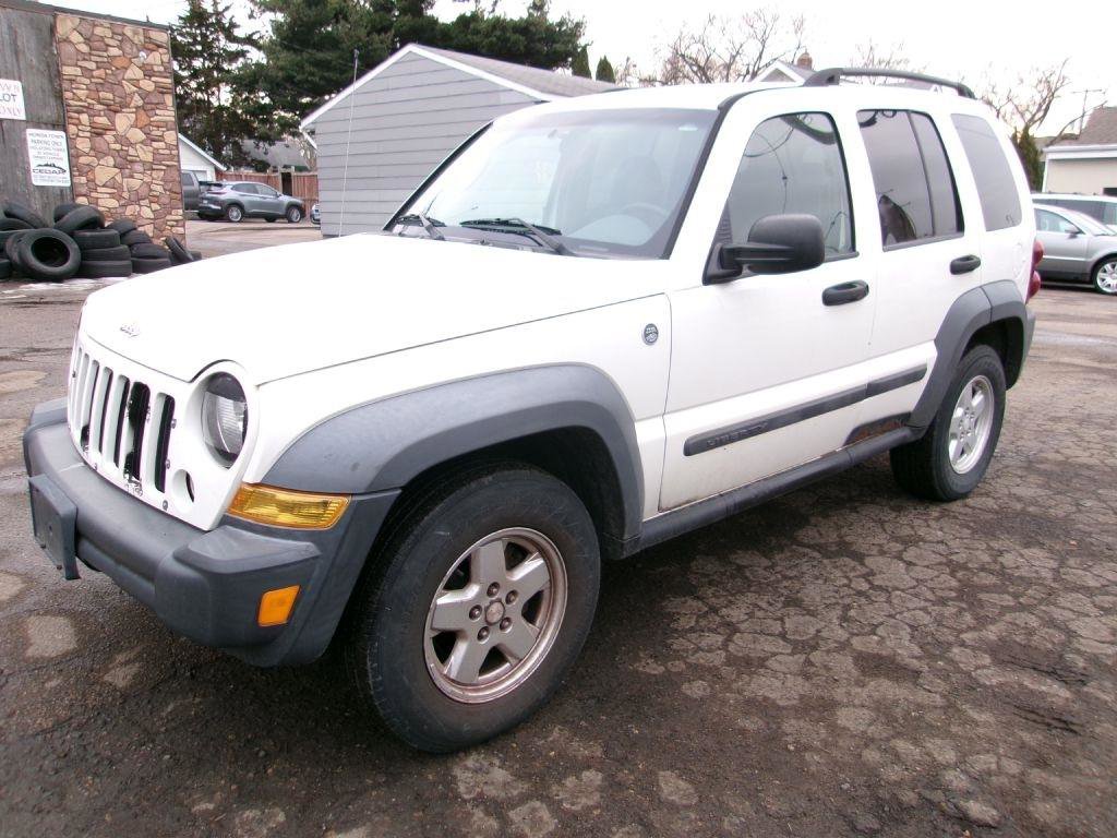 Used 2007 Jeep Liberty Sport AWD/4WD image 2