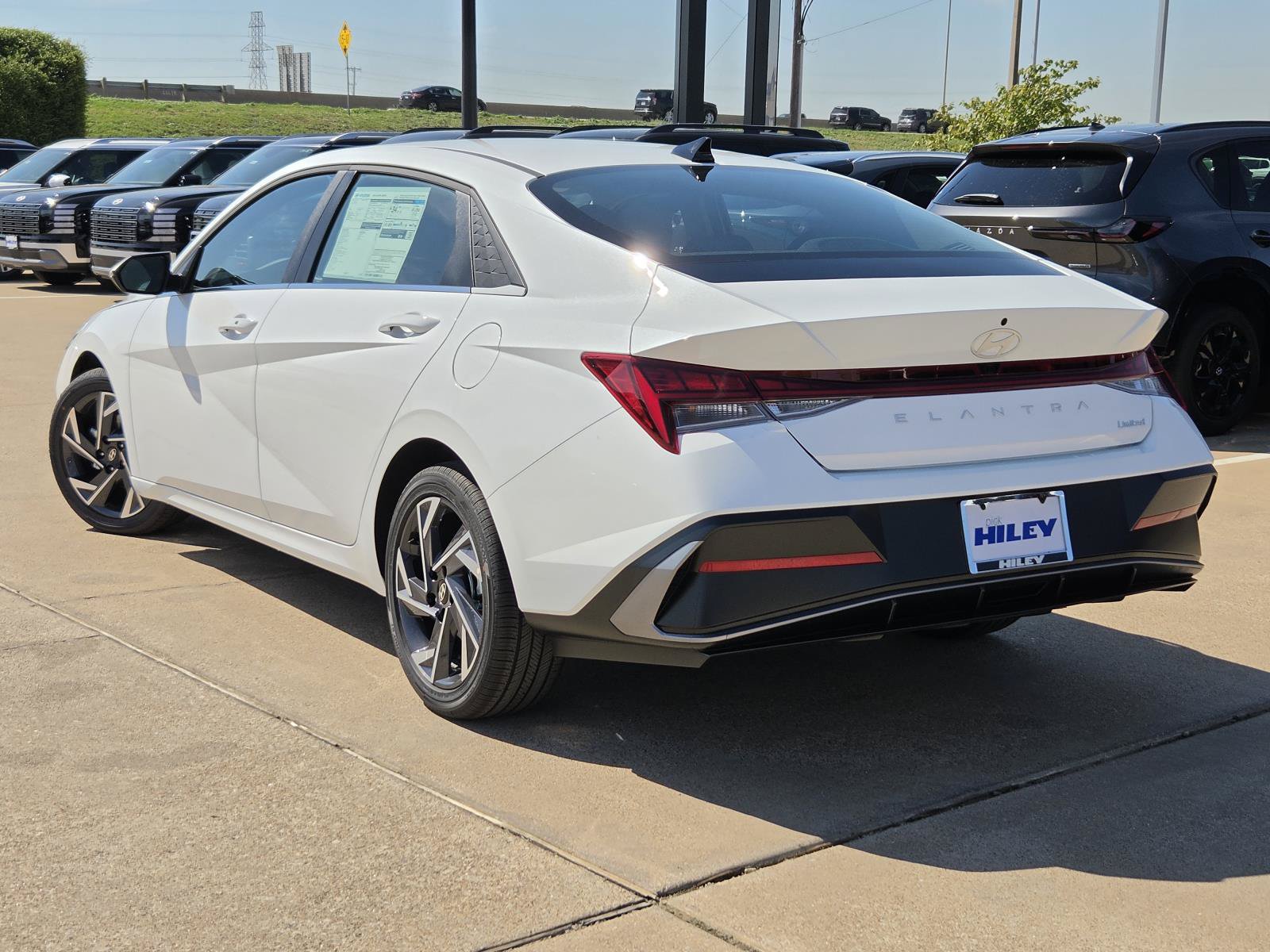 New 2026 Hyundai Elantra Limited FWD image 3