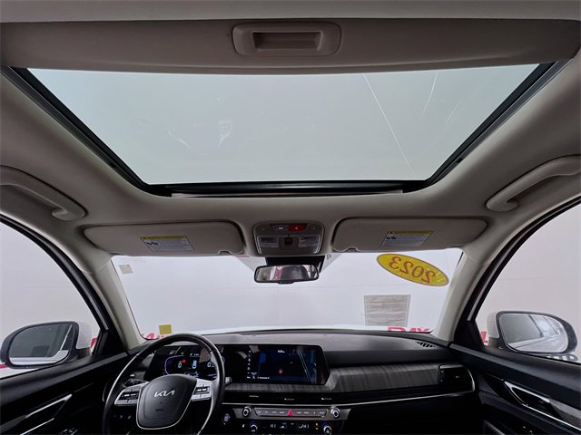 Used 2023 Kia Telluride EX w/ EX Captain's Chair Package image 25