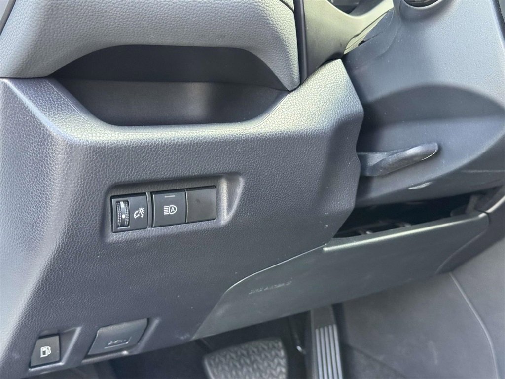 Used 2024 Toyota RAV4 XLE image 9