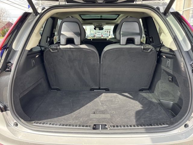 Used 2025 Volvo XC90 B5 Plus image 12