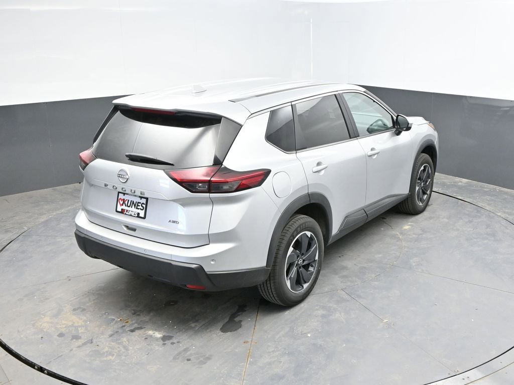 Used 2025 Nissan Rogue SV AWD/4WD image 27
