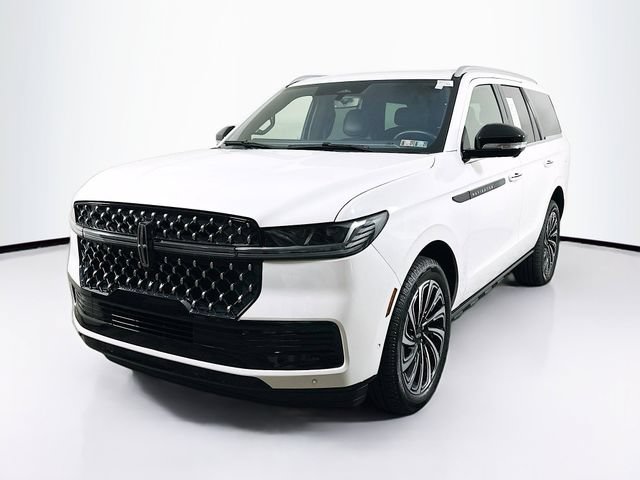 Certified 2025 Lincoln Navigator Black Label AWD/4WD image 3