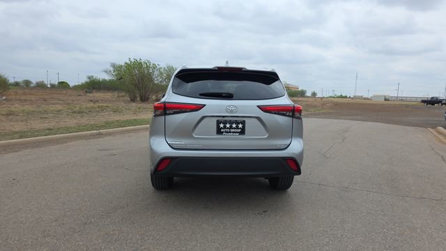 Used 2021 Toyota Highlander XLE image 7