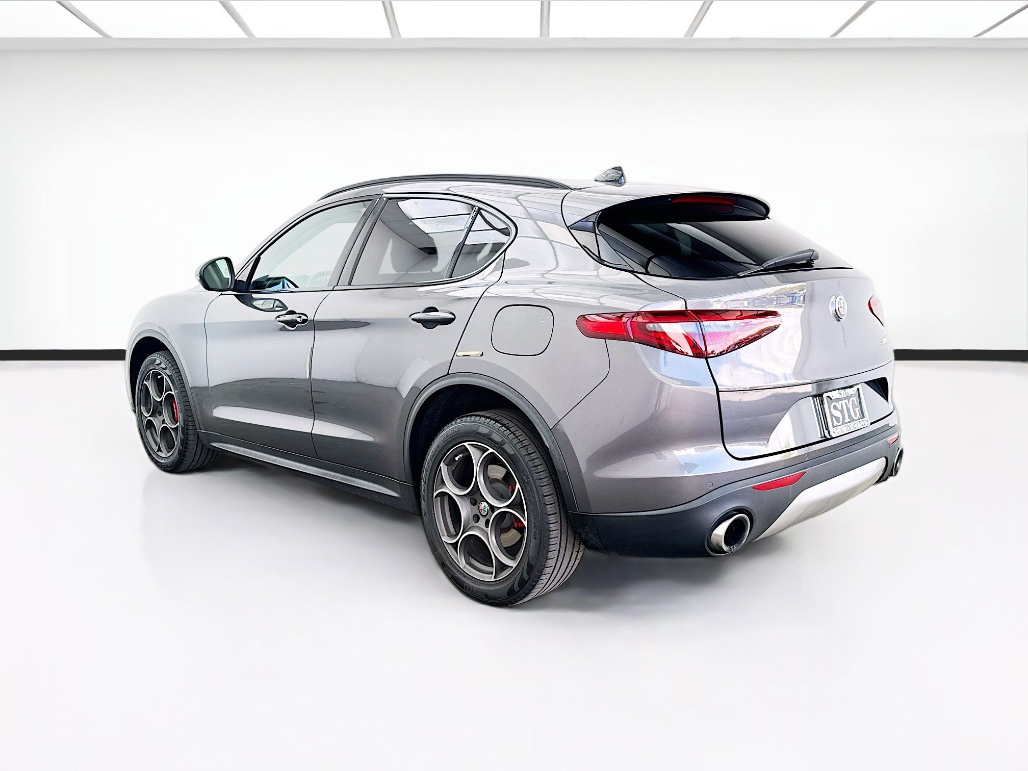 Used 2019 Alfa Romeo Stelvio Sport w/ Quick Order Package 22K Sport image 6