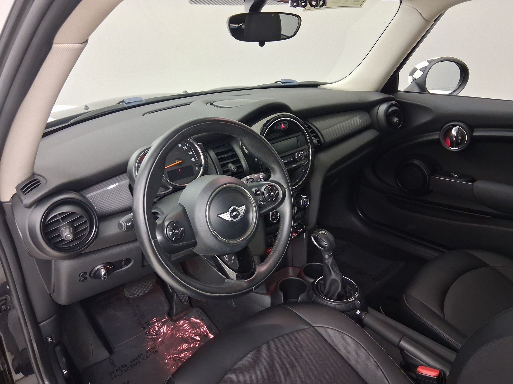 Used 2014 MINI Cooper 2-Door Hardtop FWD image 2