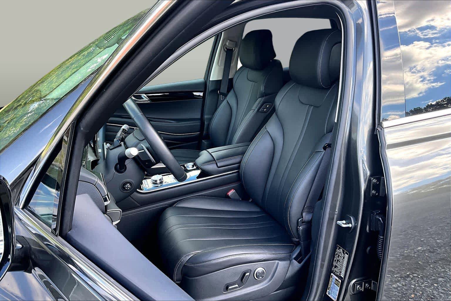 Used 2025 Genesis GV80 2.5T Standard AWD/4WD image 8