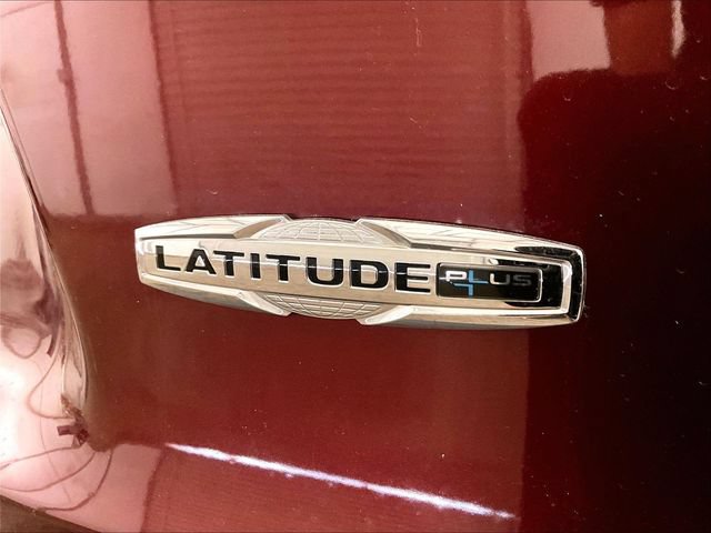 Used 2020 Jeep Cherokee Latitude Plus w/ Cold Weather Group AWD/4WD image 13