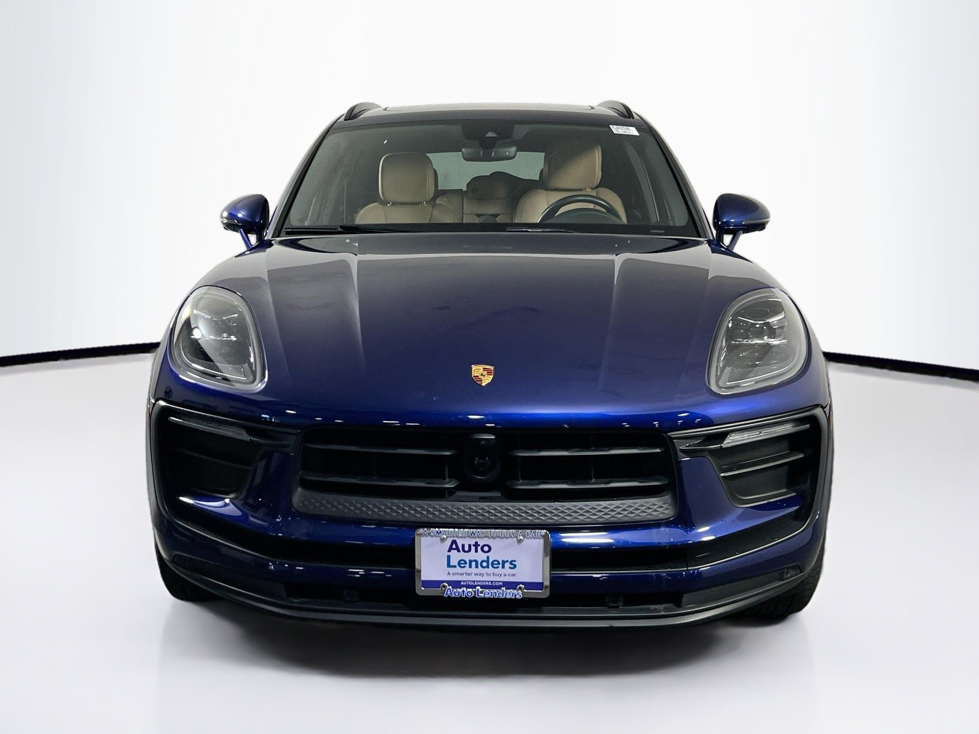 Used 2024 Porsche Macan AWD/4WD image 2