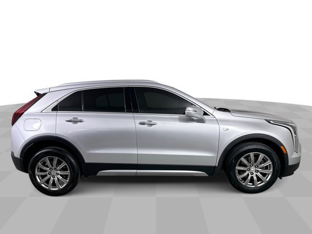 Used 2021 Cadillac XT4 Premium Luxury w/ Cold Weather Package FWD image 9