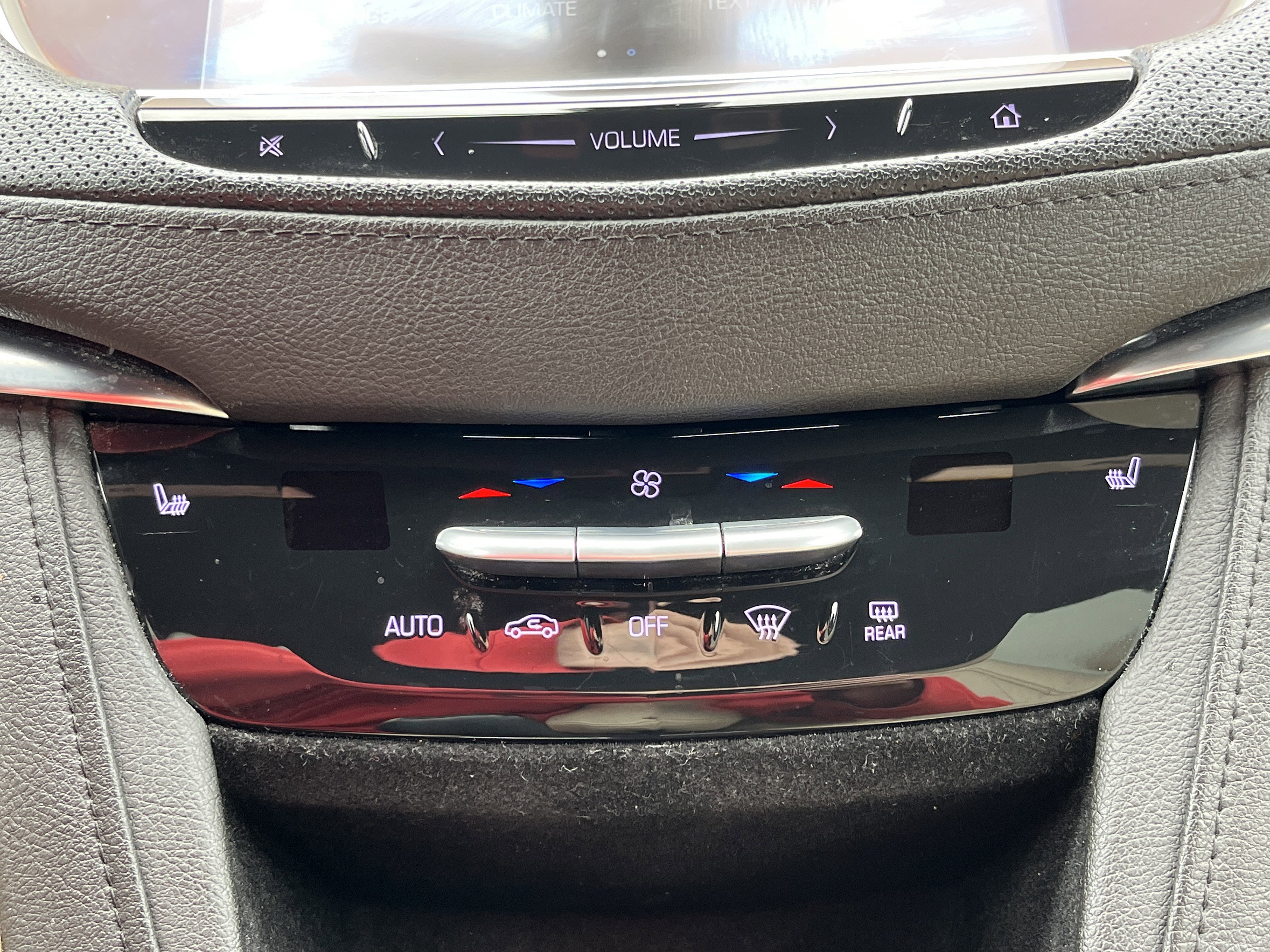 Used 2018 Cadillac XT5 Luxury w/ LPO, Wheel Lock Package image 6