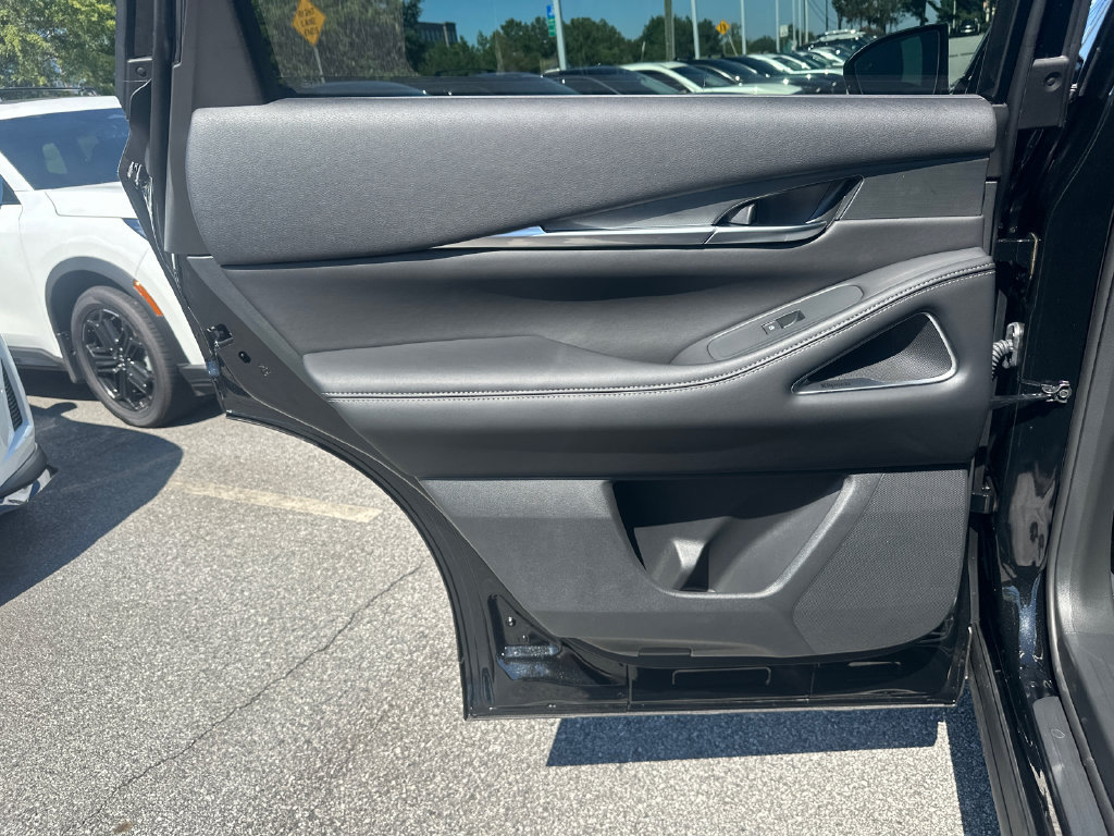 New 2027 INFINITI QX60 Luxe w/ Family Package FWD image 18