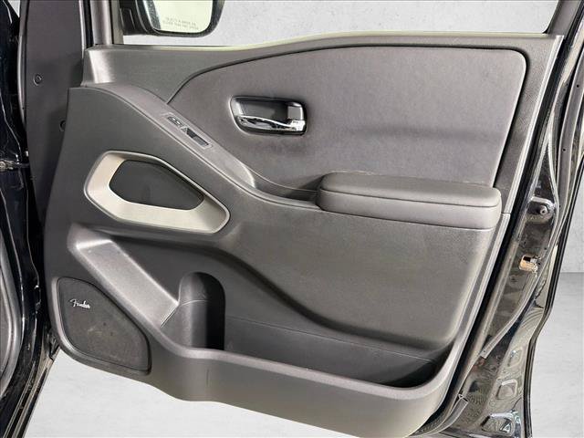 Used 2024 Nissan Frontier SV w/ SV Convenience Package RWD image 14