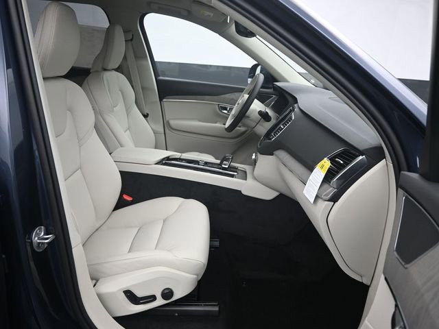 Used 2025 Volvo XC90 B6 Plus w/ Protection Package Premier image 32