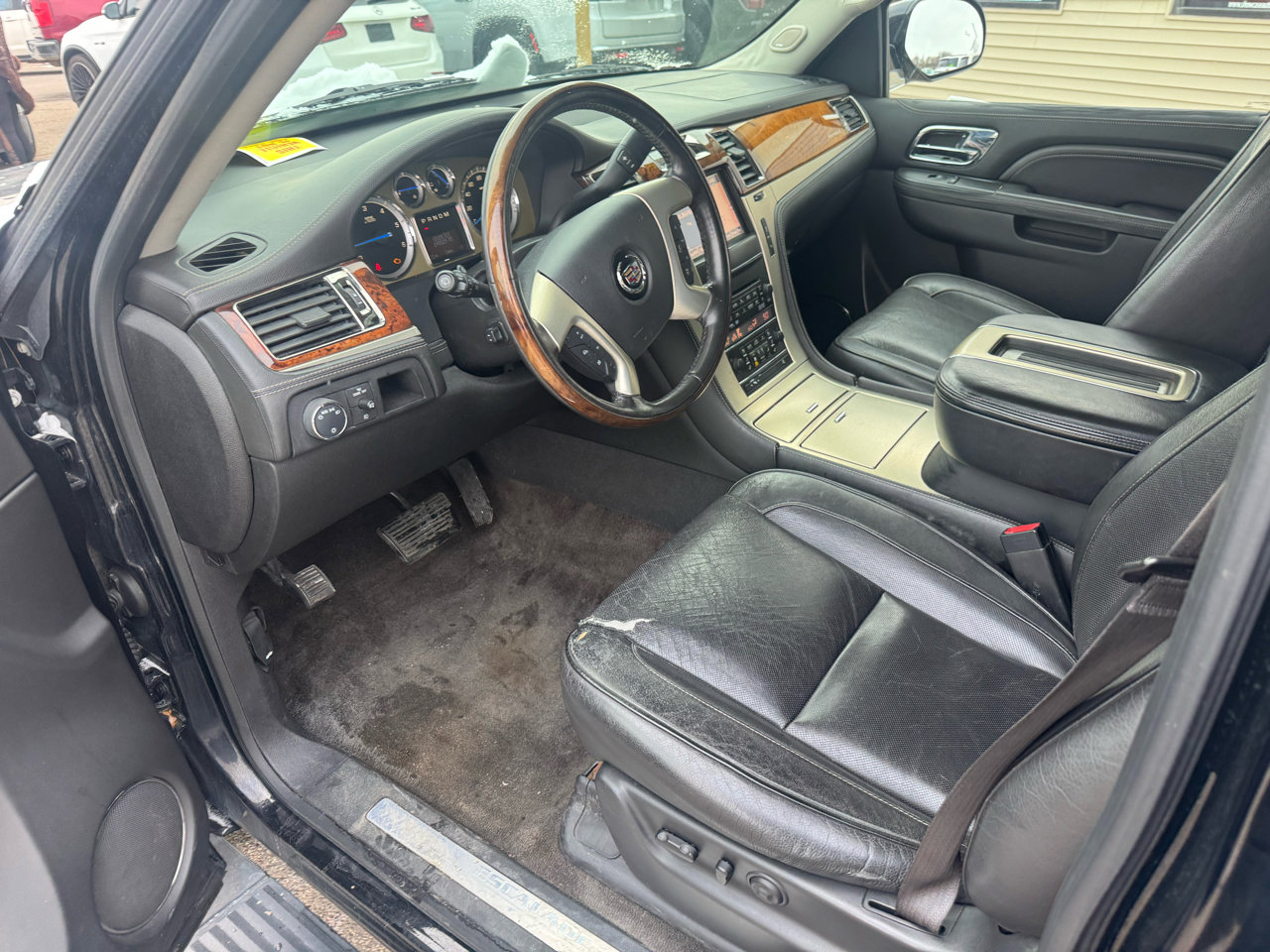 Used 2014 Cadillac Escalade Platinum image 10