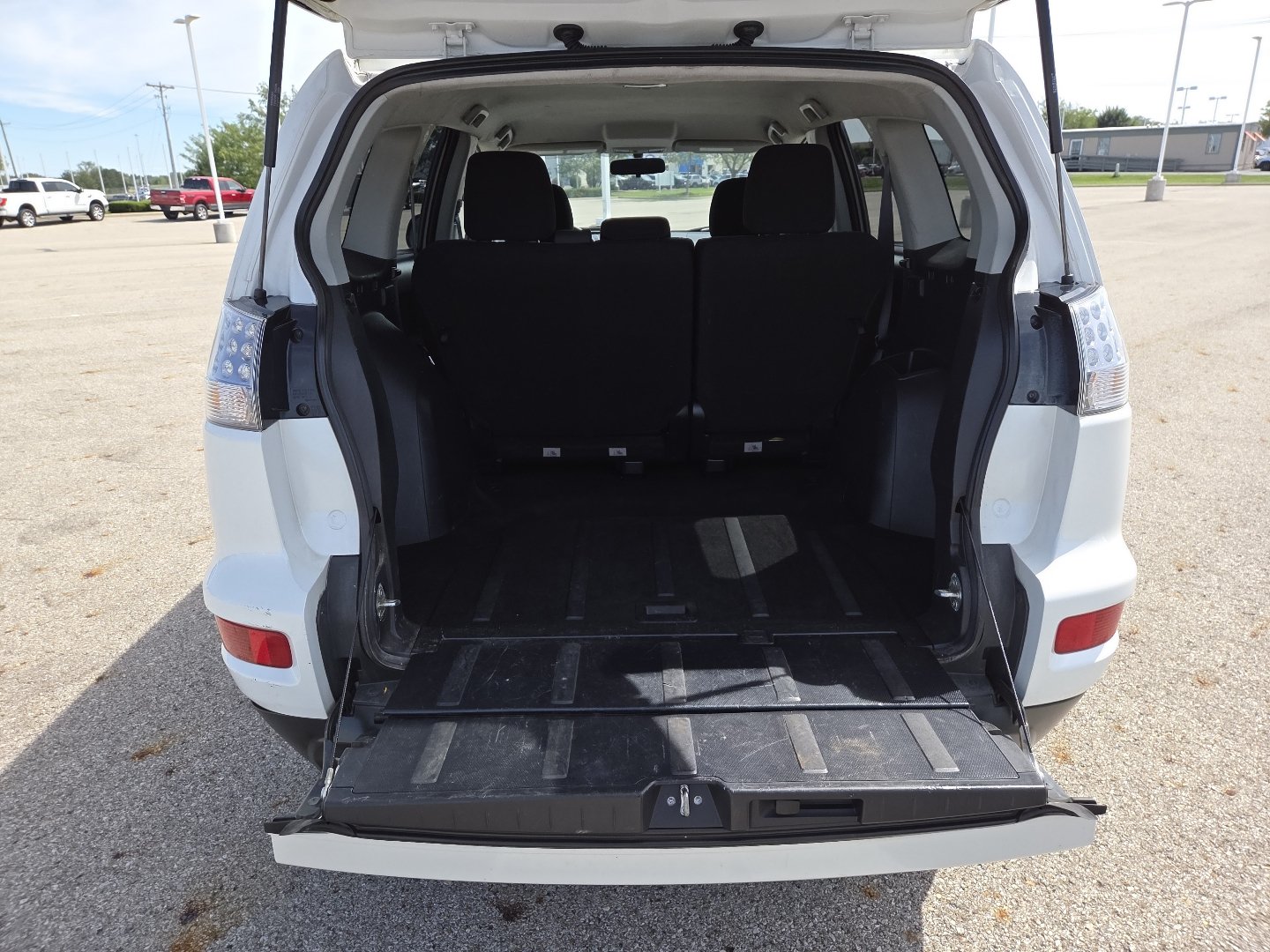 Used 2012 Mitsubishi Outlander ES FWD image 16
