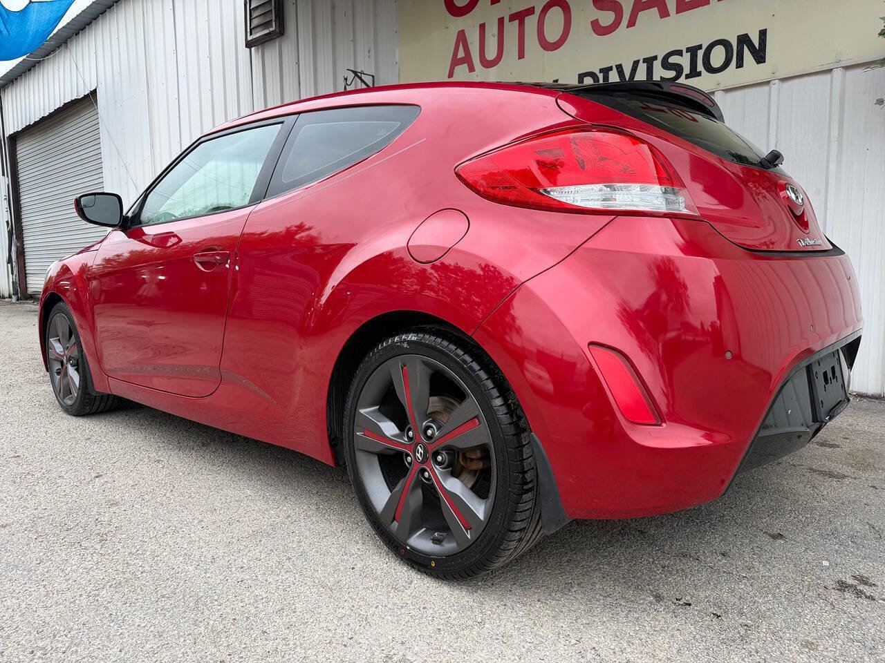 Used 2016 Hyundai Veloster w/ Option Group 03 image 4