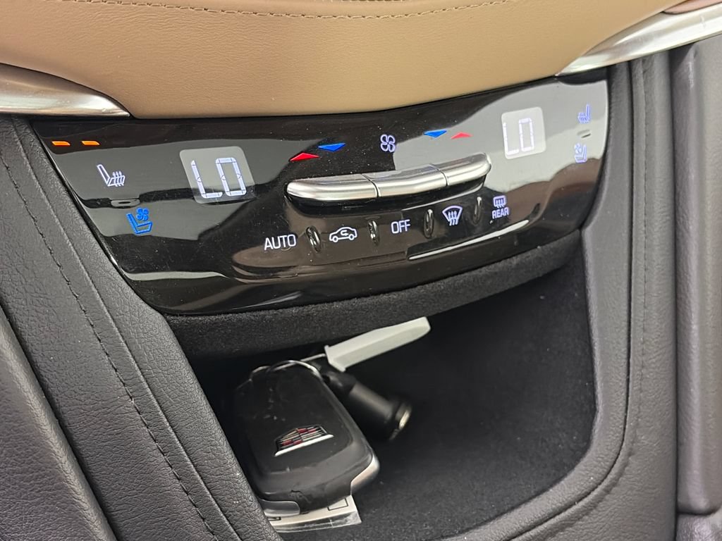 Used 2019 Cadillac XT5 Platinum AWD/4WD image 23
