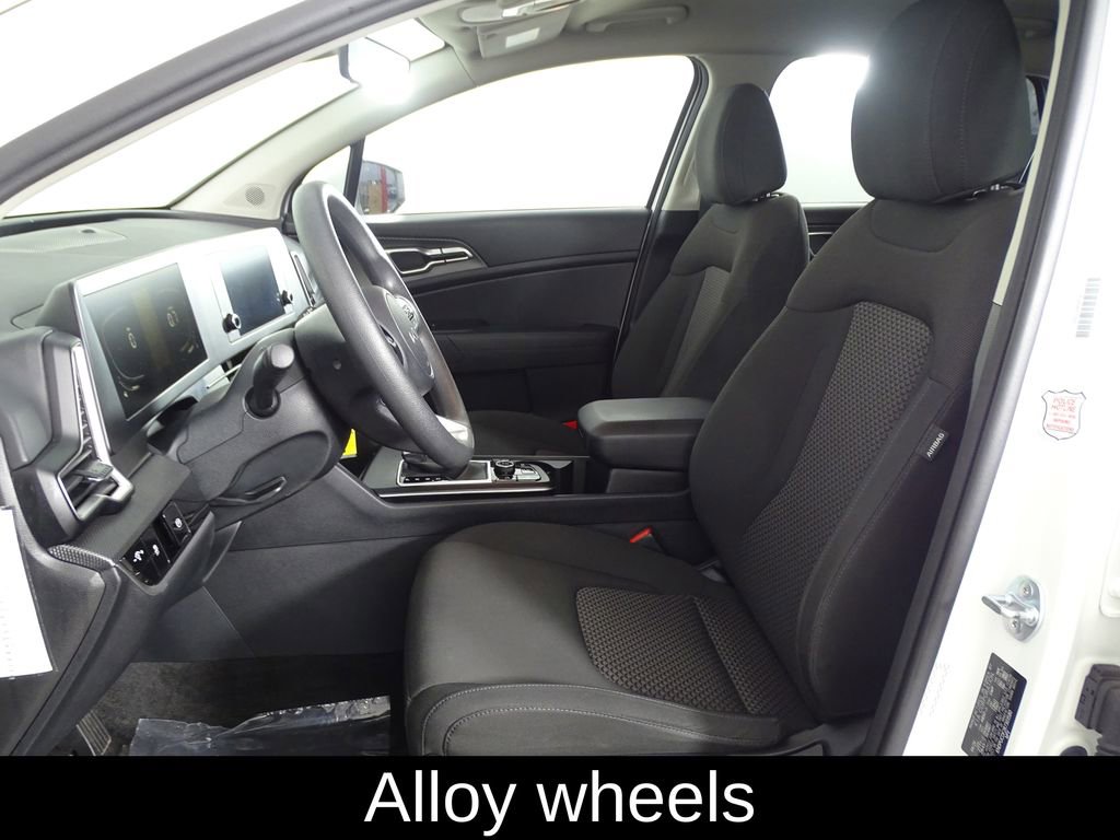 Used 2024 Kia Sportage LX image 10