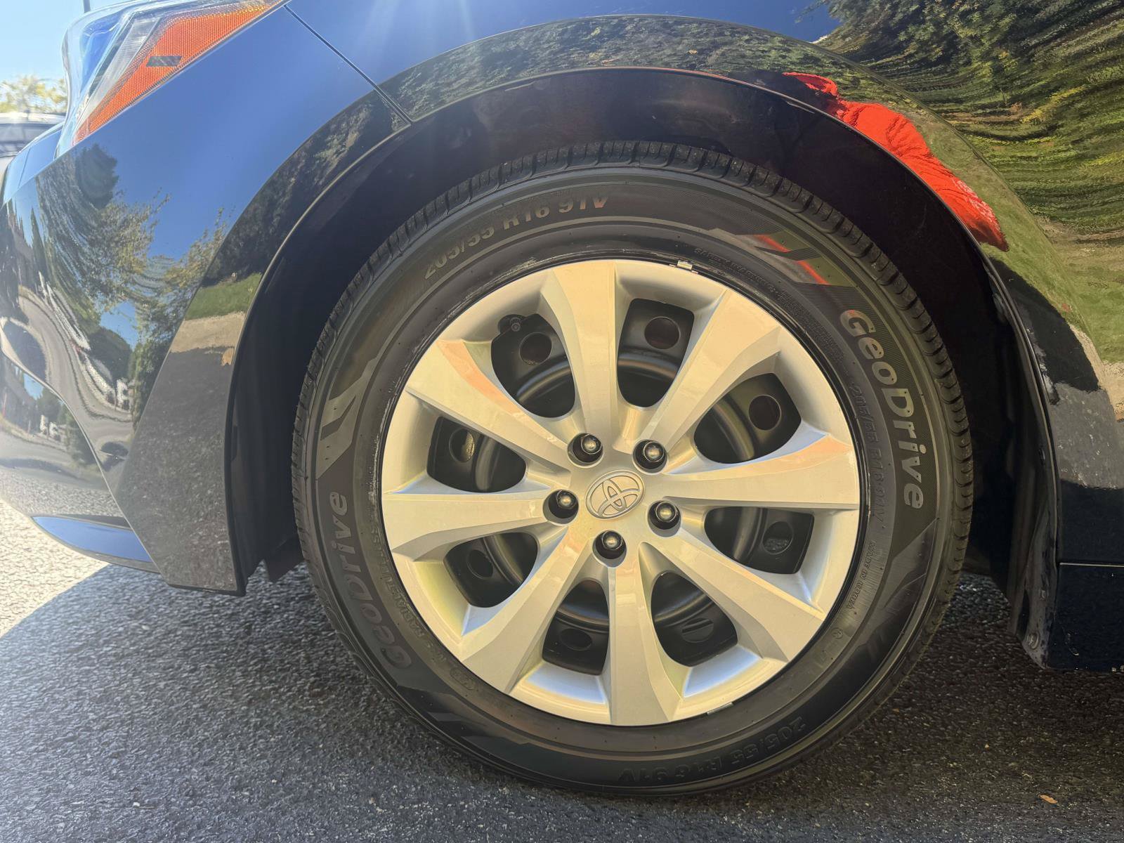 Certified 2024 Toyota Corolla LE FWD image 10