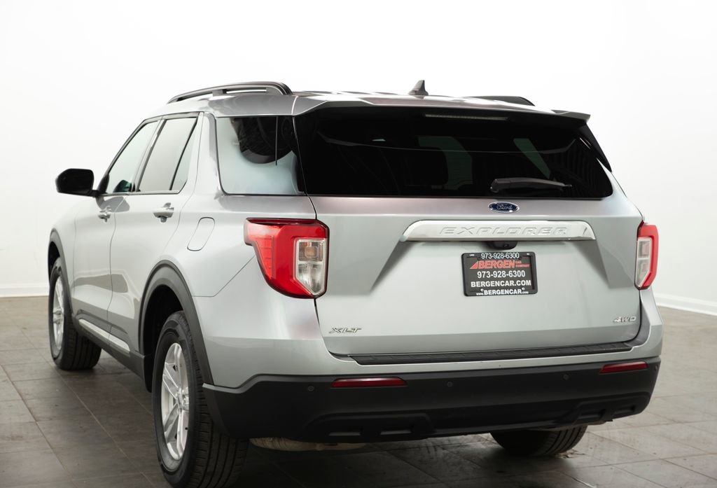 Used 2022 Ford Explorer XLT AWD/4WD image 11