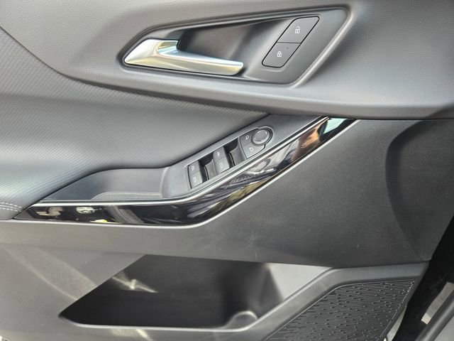 Used 2025 Chevrolet Equinox LT w/ Safety and Technology Package image 32