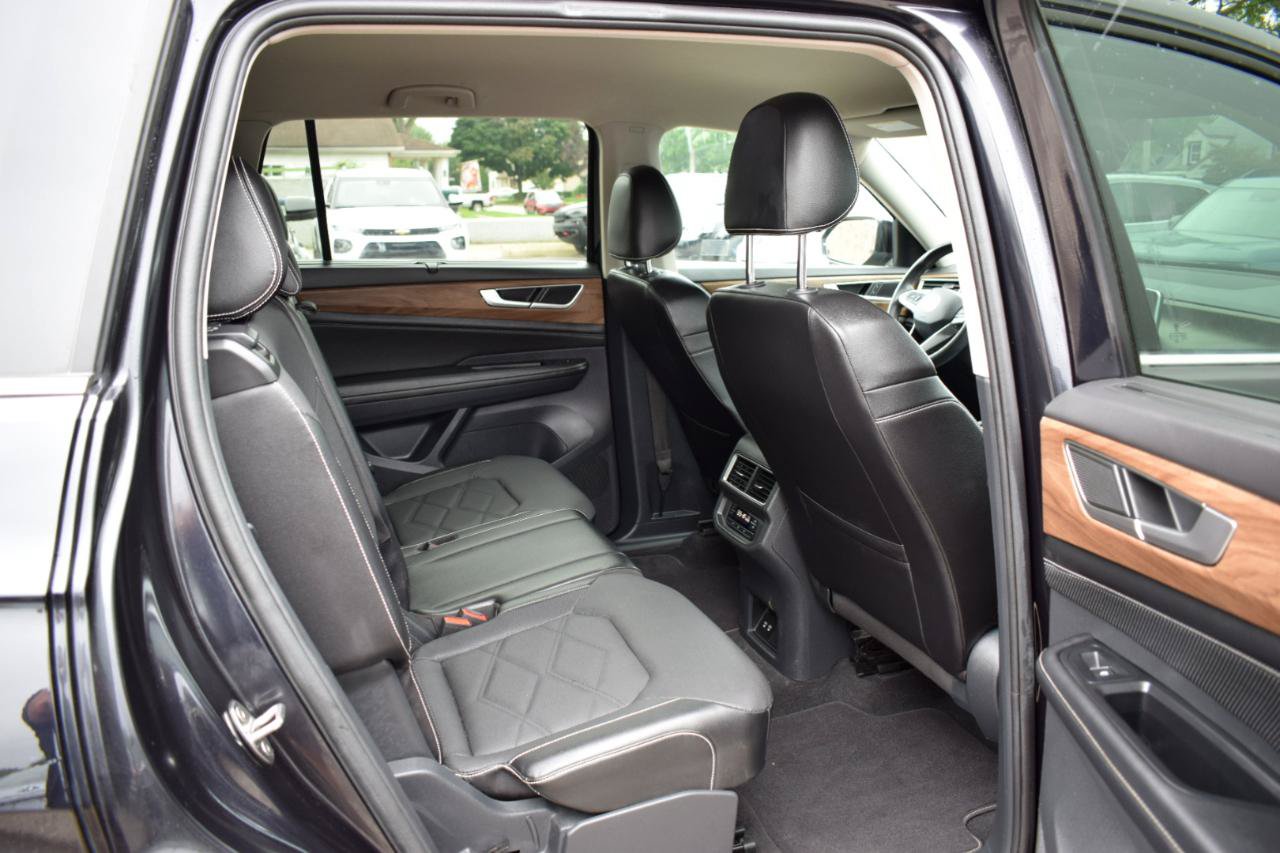Used 2024 Volkswagen Atlas SE AWD/4WD image 33