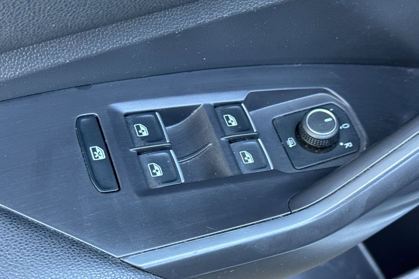 Used 2021 Volkswagen Jetta S w/ Driver Assistance Package image 13
