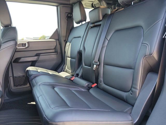 Used 2025 Ford Bronco Outer Banks AWD/4WD image 20