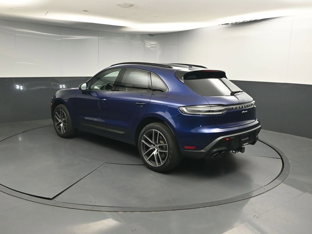 Used 2025 Porsche Macan AWD/4WD image 3