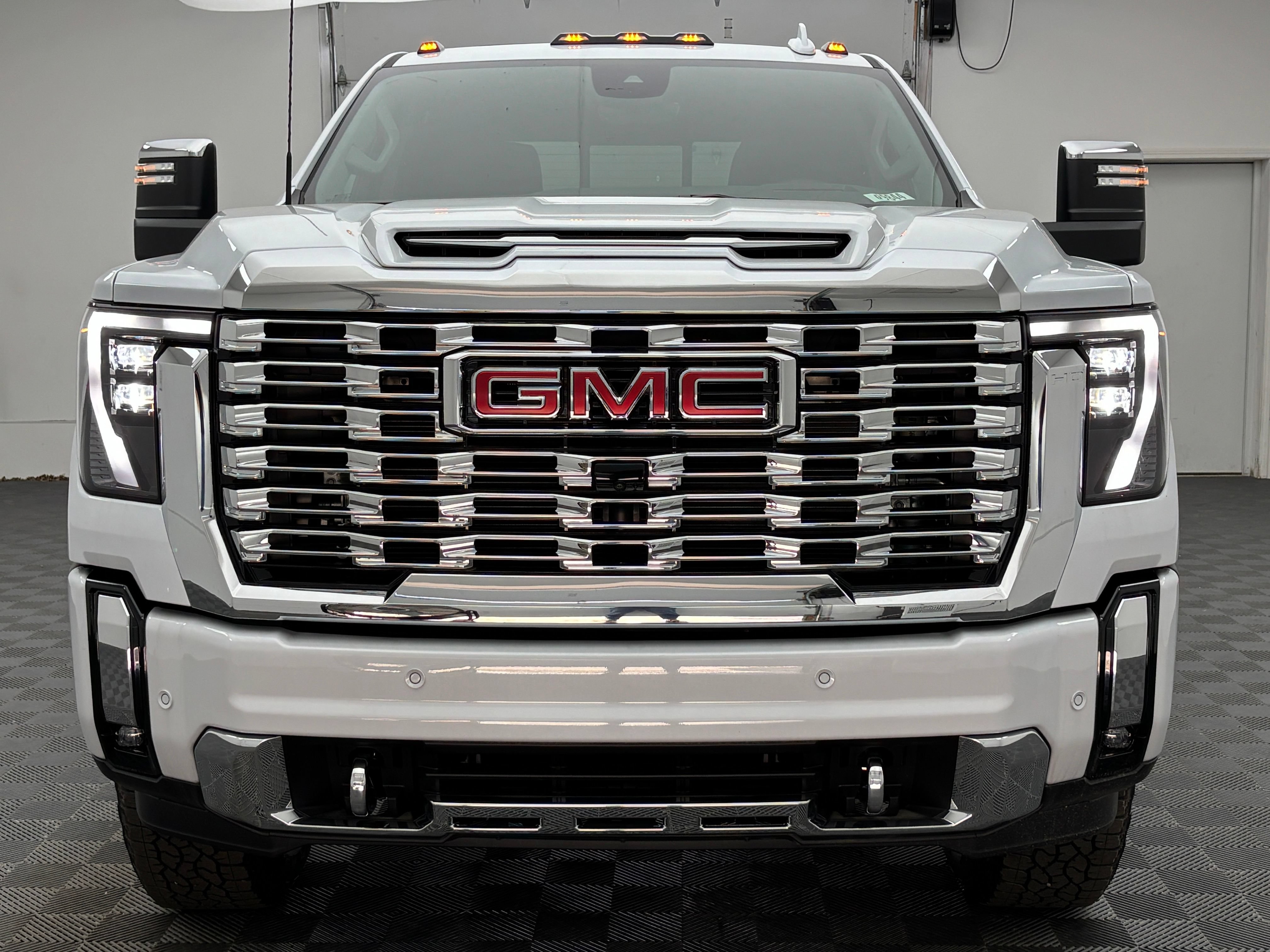 New 2026 GMC Sierra 3500 Denali w/ Denali Reserve Package AWD/4WD image 17