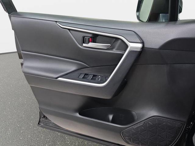 Certified 2025 Toyota RAV4 XLE AWD/4WD image 24