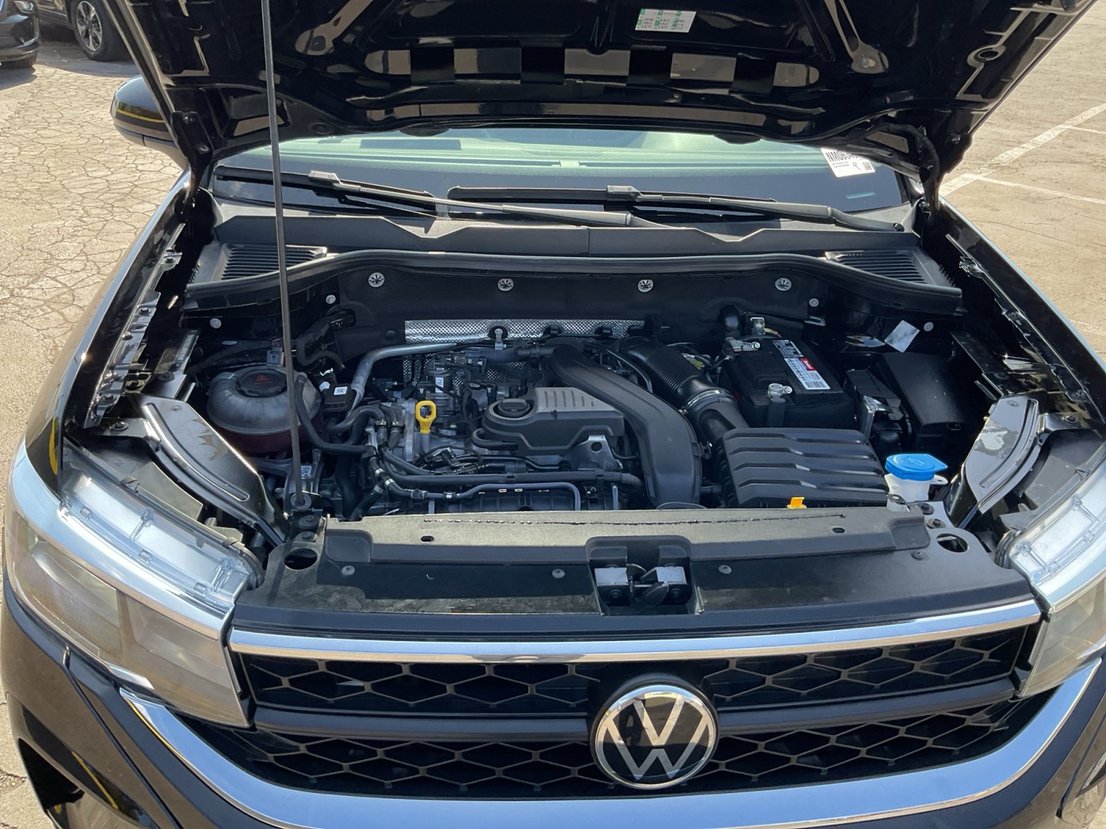 Used 2022 Volkswagen Taos SE FWD image 22
