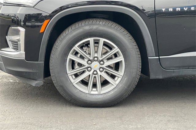 Used 2023 Chevrolet Traverse LT image 36