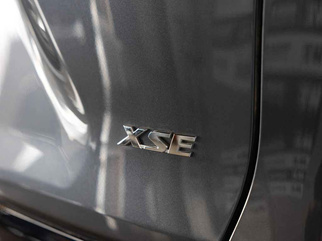 Used 2024 Toyota RAV4 XSE w/ Weather Package AWD/4WD image 9