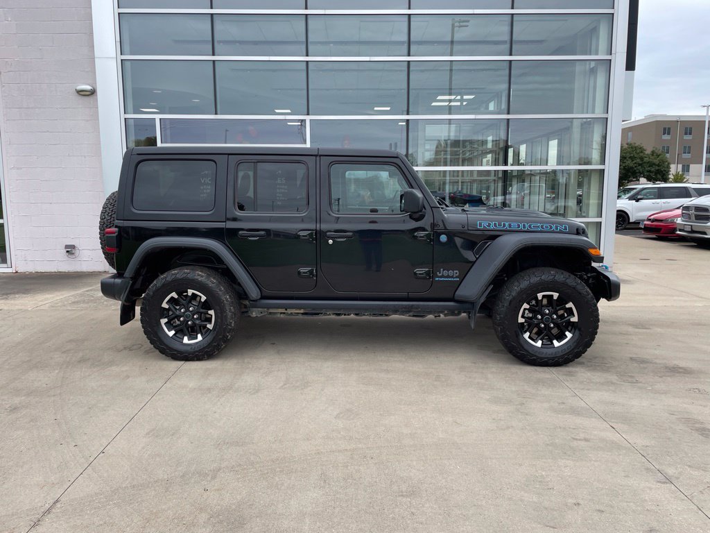 Used 2024 Jeep Wrangler Unlimited Rubicon 4xe w/ Technology Group AWD/4WD image 4