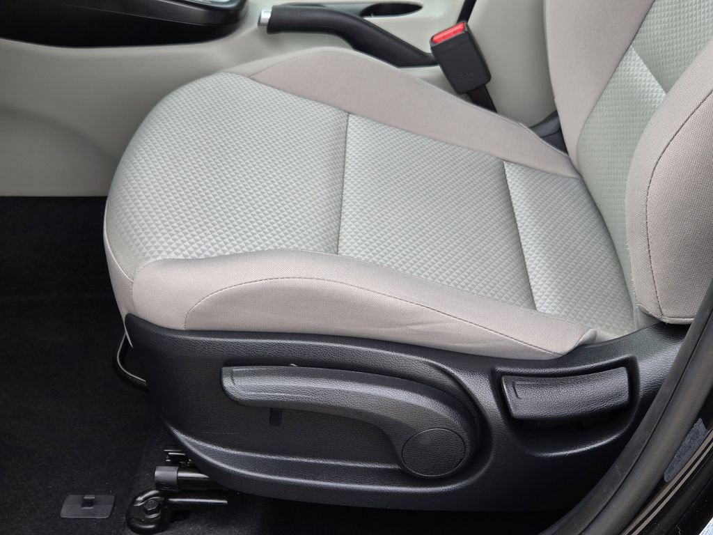 Certified 2025 Kia Soul LX FWD image 26