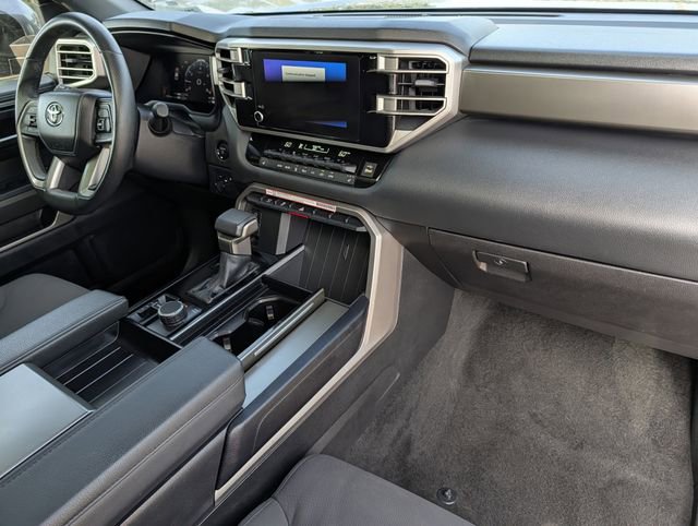 Used 2025 Toyota Sequoia SR5 AWD/4WD image 36