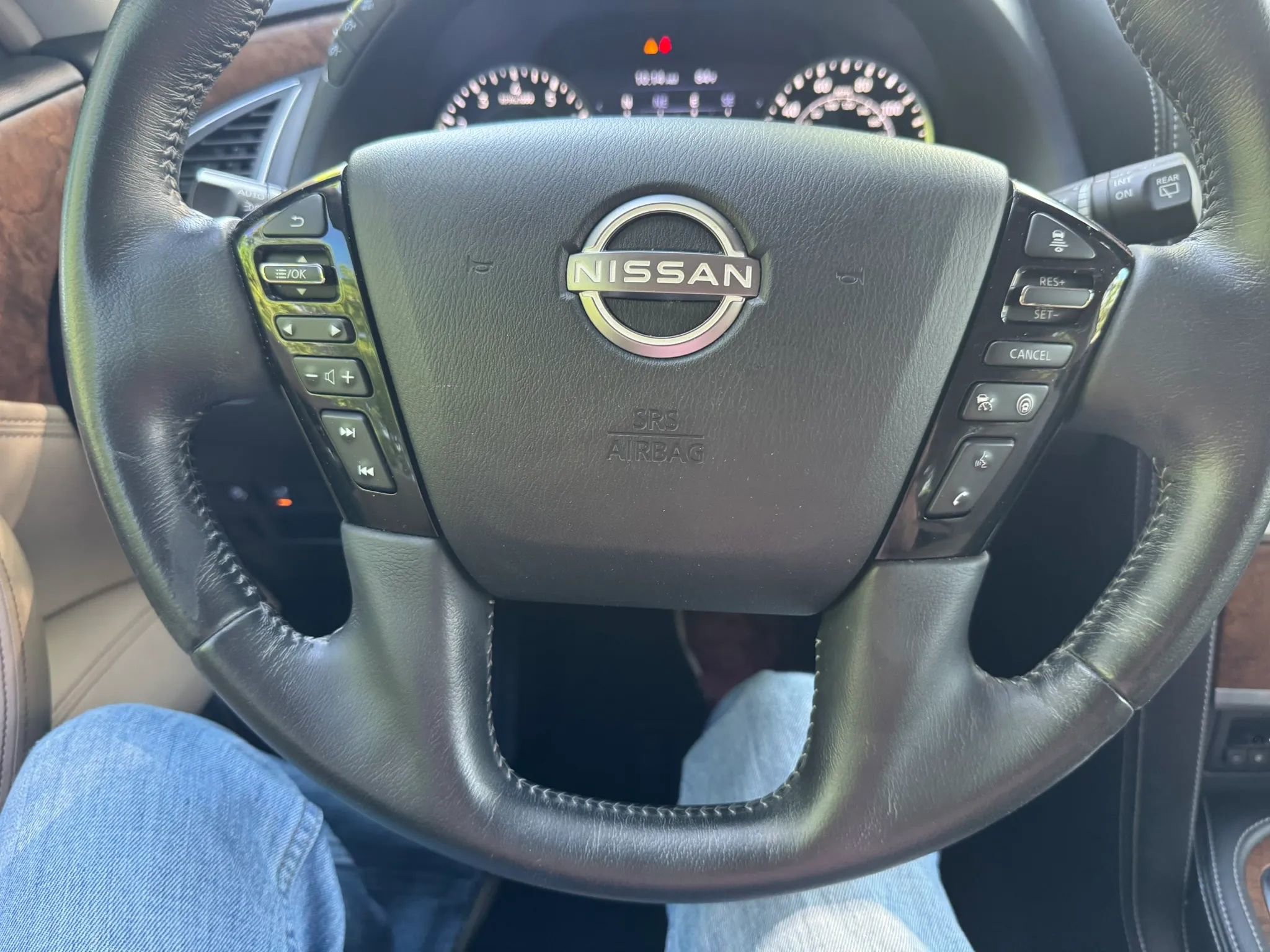 Used 2023 Nissan Armada SL w/ Captain's Chairs Package RWD image 34