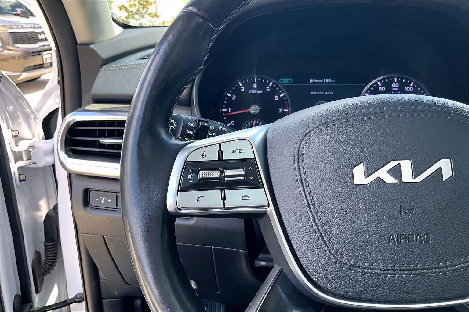 Used 2022 Kia Telluride SX w/ Nightfall Edition Package AWD/4WD image 22