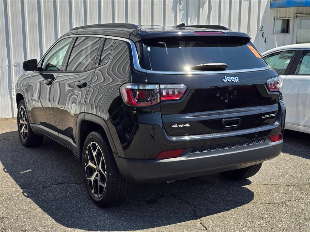 Used 2025 Jeep Compass Limited AWD/4WD image 12
