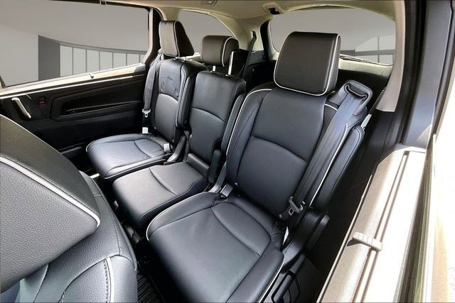 Certified 2025 Honda Odyssey Touring image 21