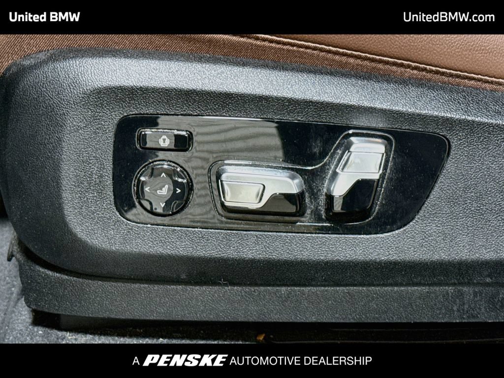 Used 2020 BMW X7 xDrive40i w/ Premium Package AWD/4WD image 11