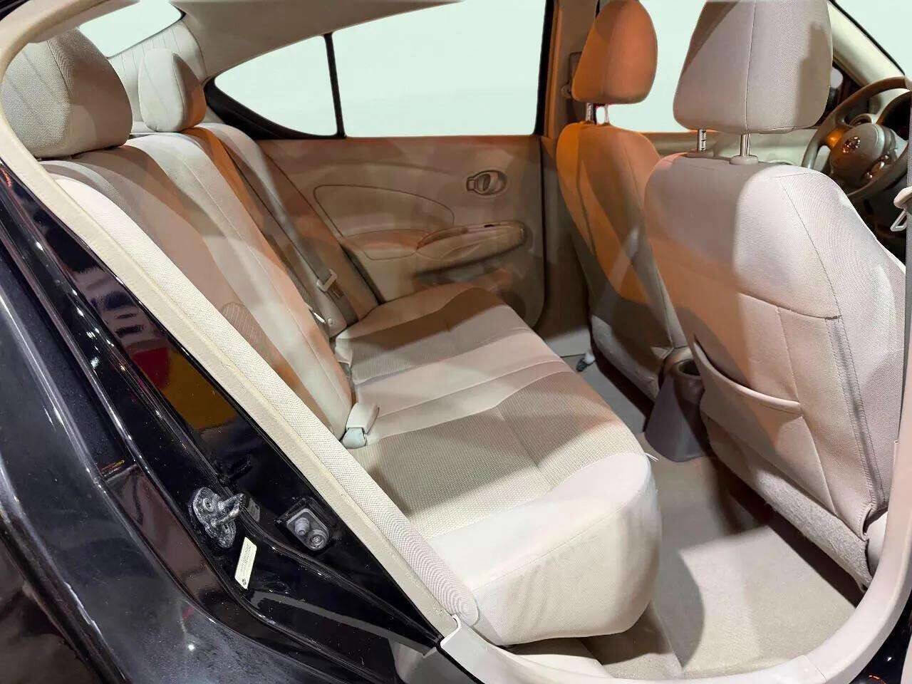 Used 2012 Nissan Versa SV image 8