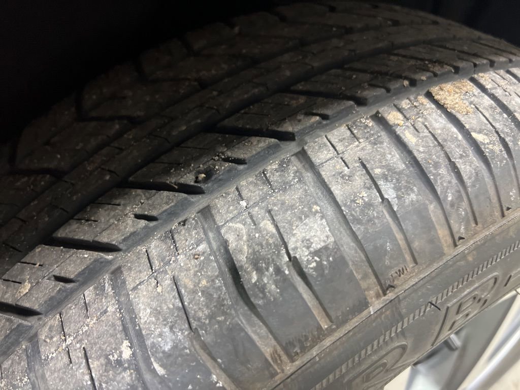 Used 2023 GMC Acadia SLT image 42