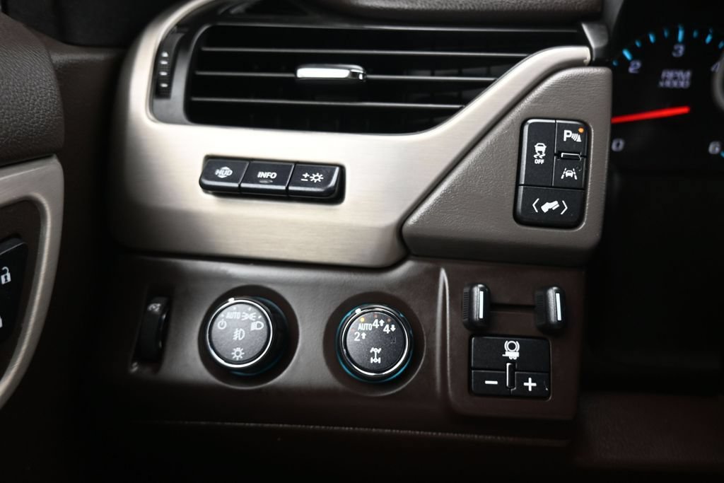 Used 2019 GMC Yukon Denali w/ Open Road Package AWD/4WD image 29