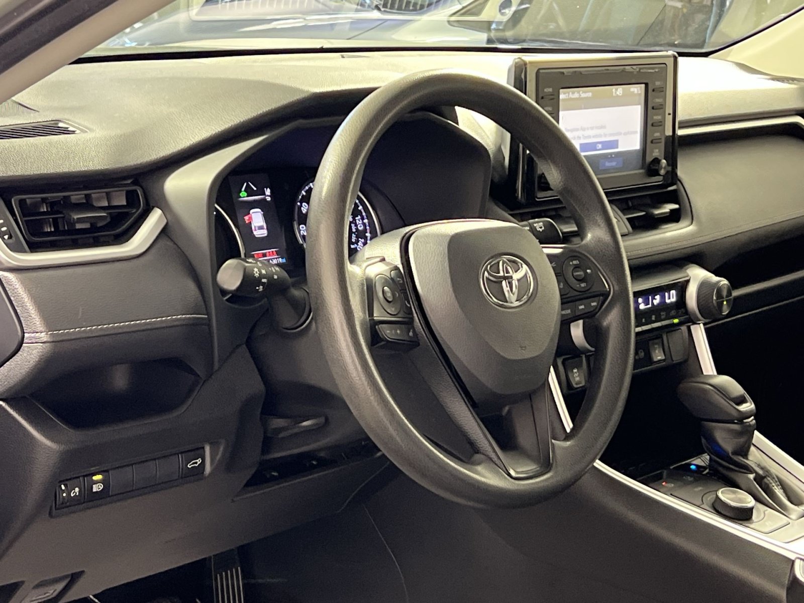 Used 2019 Toyota RAV4 XLE w/ Convenience Package AWD/4WD image 16