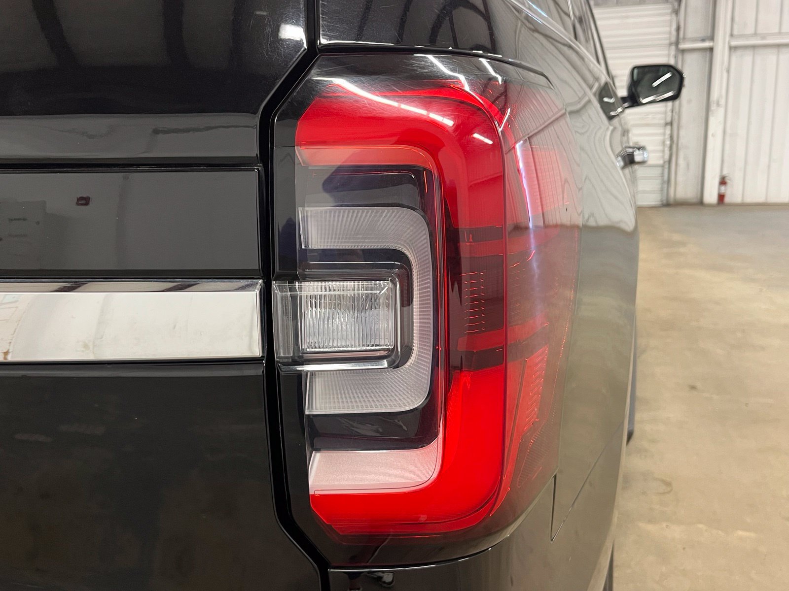 Used 2024 Ford Expedition Limited RWD image 8