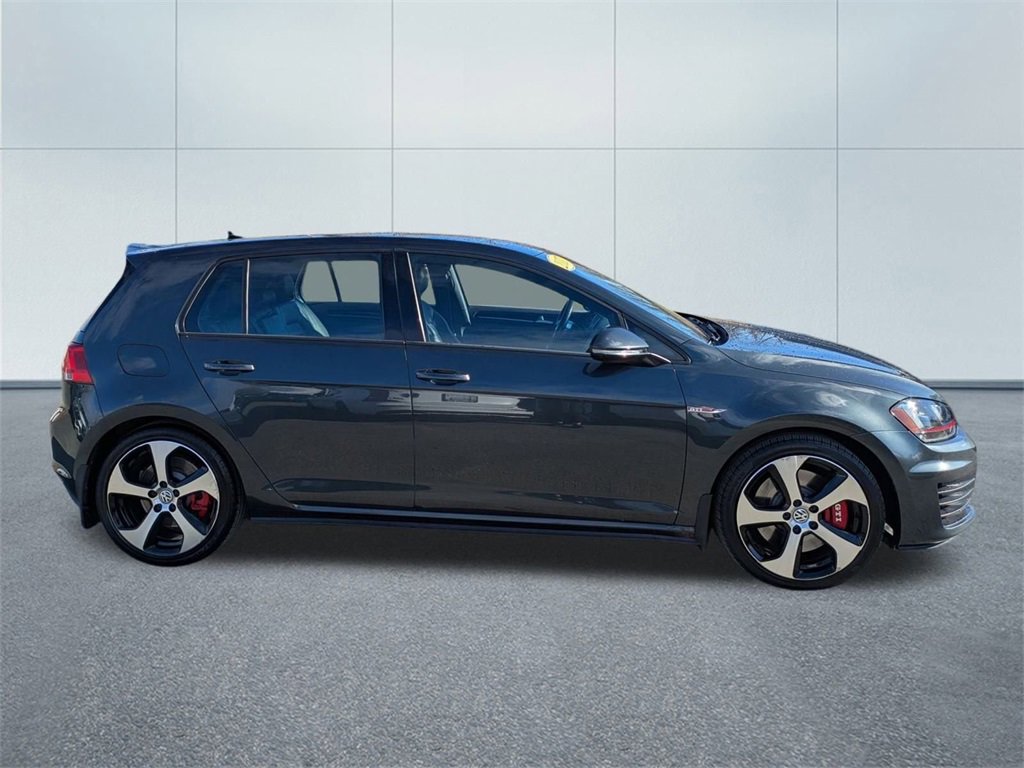 Used 2017 Volkswagen GTI SE image 2