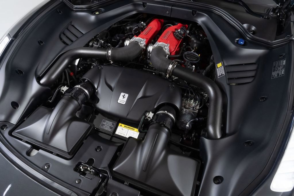 Used 2015 Ferrari California T RWD image 10